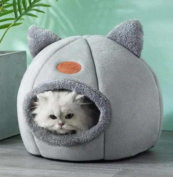 CozyNest Large Winter Cat Bed